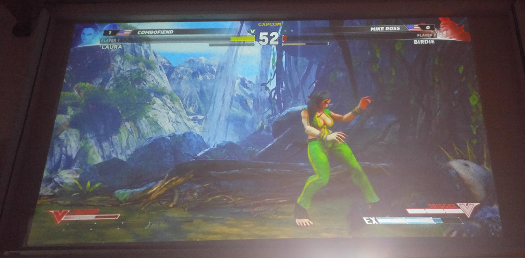 Mad Catz Street Fighter V Cup Combofiend Mike Ross Laura Birdie